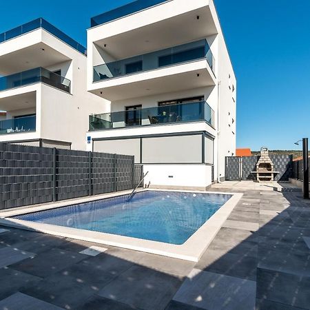 Poolside 2 Bedroom Ap. Mare Trogir Exterior foto